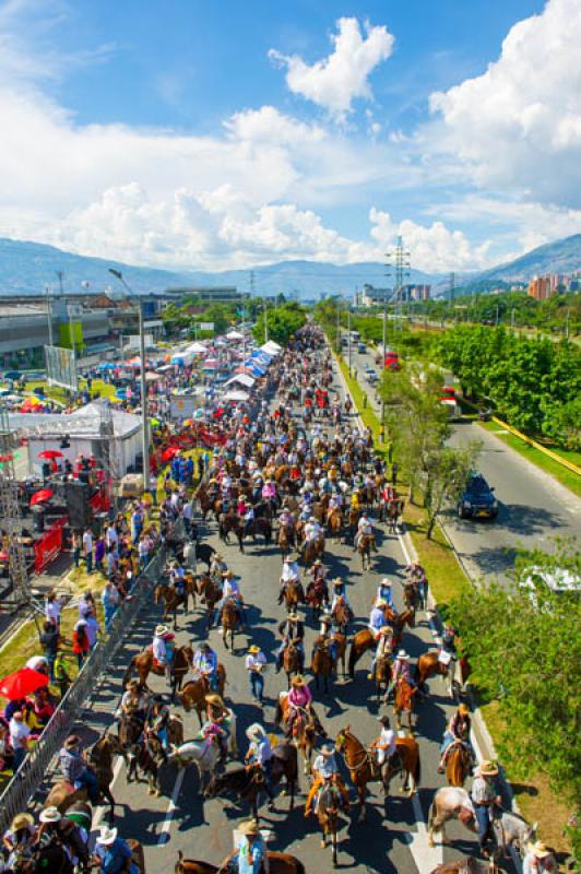 Cabalgata de las Flores, Feria de las Flores, Mede...