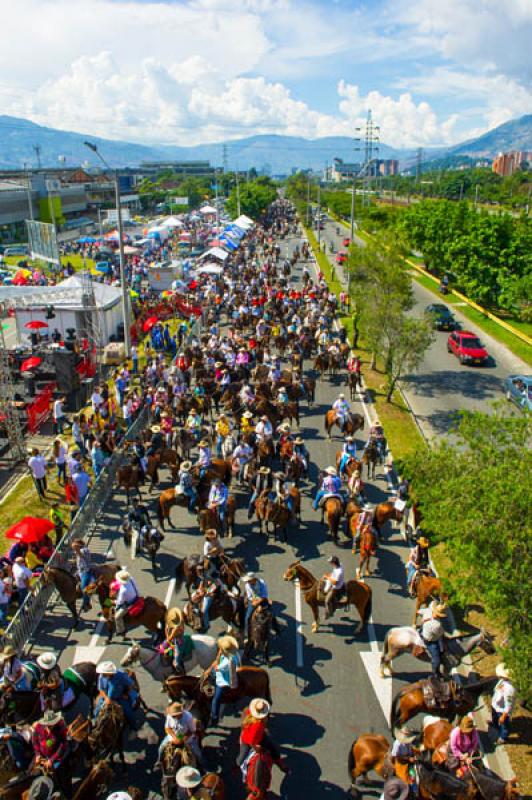 Cabalgata de las Flores, Feria de las Flores, Mede...