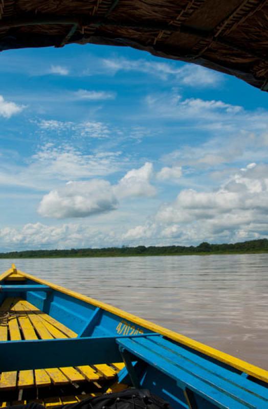 Canoa en el Rio Amazonas, Amazonas, Leticia, Colom...