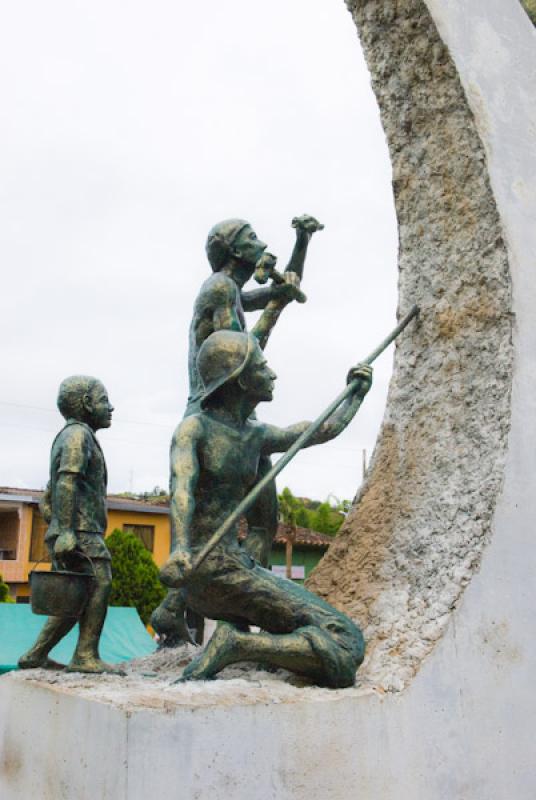 Monumento a la Mineria, Gomez Plata, Antioquia, Me...