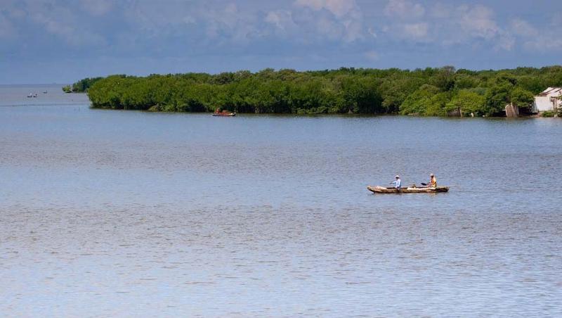 Balseros en el Rio Magdalena, Colombia