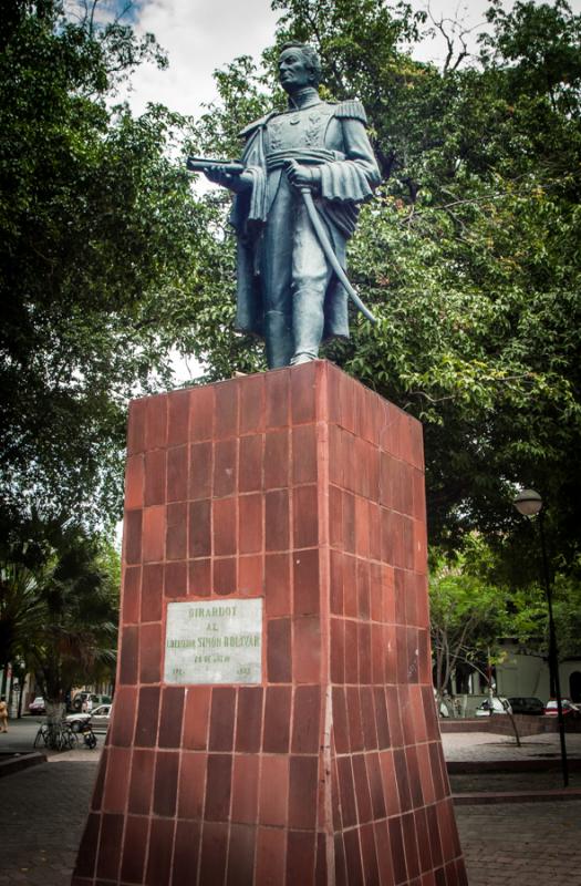 Escultura en el Parque de Girardot, Cundinamarca, ...