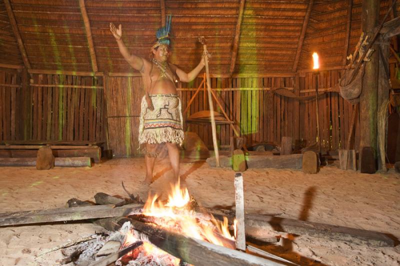 Chaman en Ritual, Amazonas, Leticia, Colombia