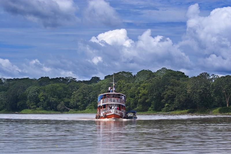 Barco en el Rio Amazonas, Amazonas, Leticia, Colom...