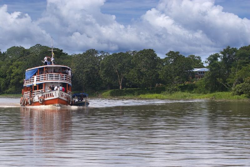 Barco en el Rio Amazonas, Amazonas, Leticia, Colom...