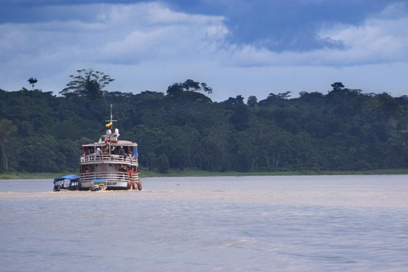 Barco en el Rio Amazonas, Amazonas, Leticia, Colom...