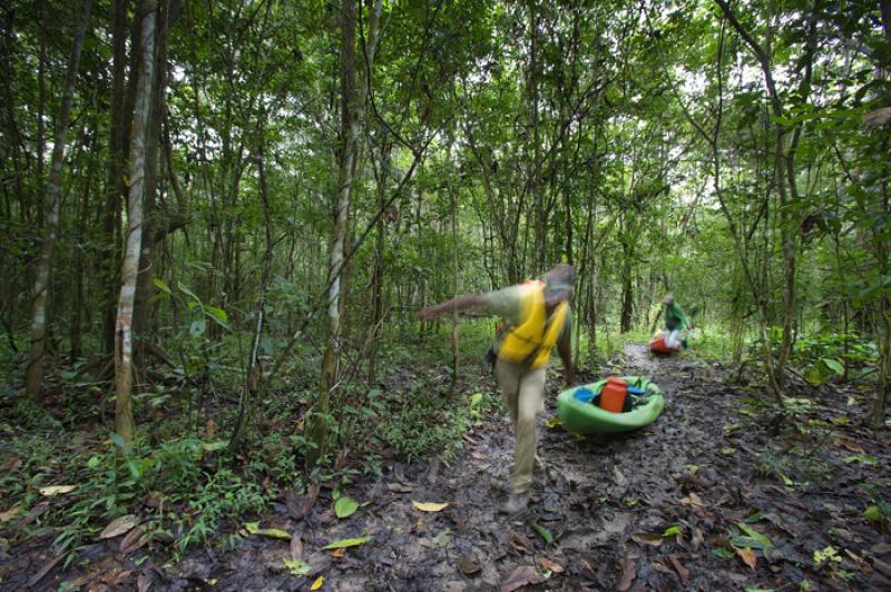 Hombre en la Selva, Amazonas, Leticia, Colombia