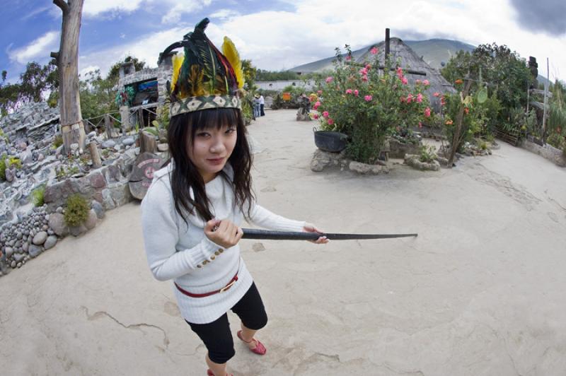 Mujer Asiatica, San Antonio de Pichincha, Quito, E...