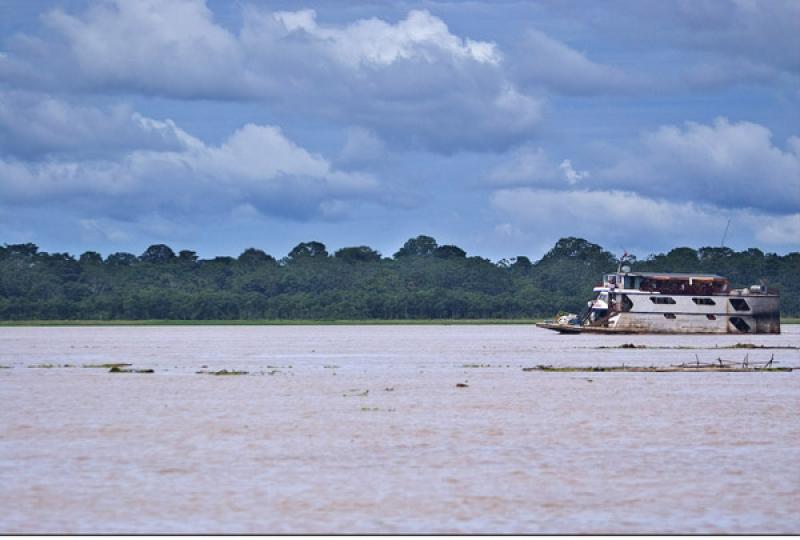 Barco en el Rio Amazonas, Amazonas, Leticia, Colom...