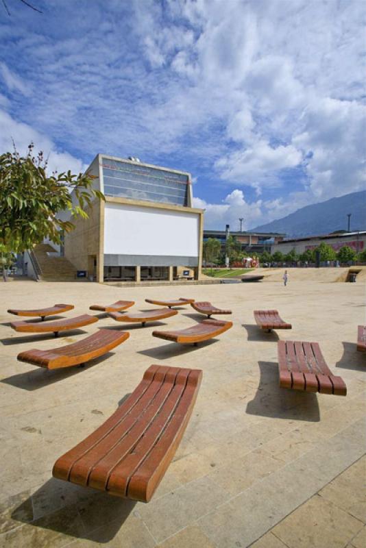 Planetario de Medellin Jesus Emilio Ramirez, Parqu...