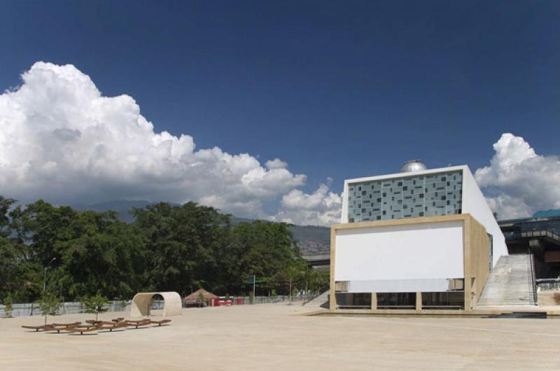 Planetario de Medellin Jesus Emilio Ramirez, Parqu...