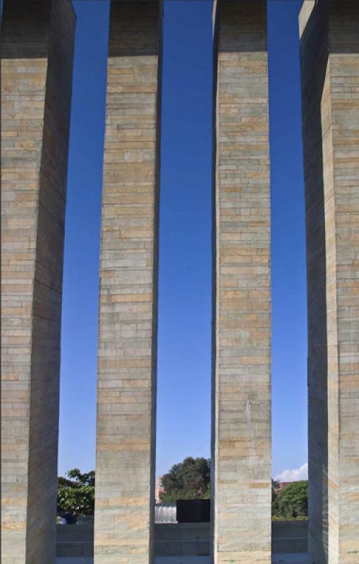 La Puerta Urbana, Parque de los Pies Descalzos, Me...