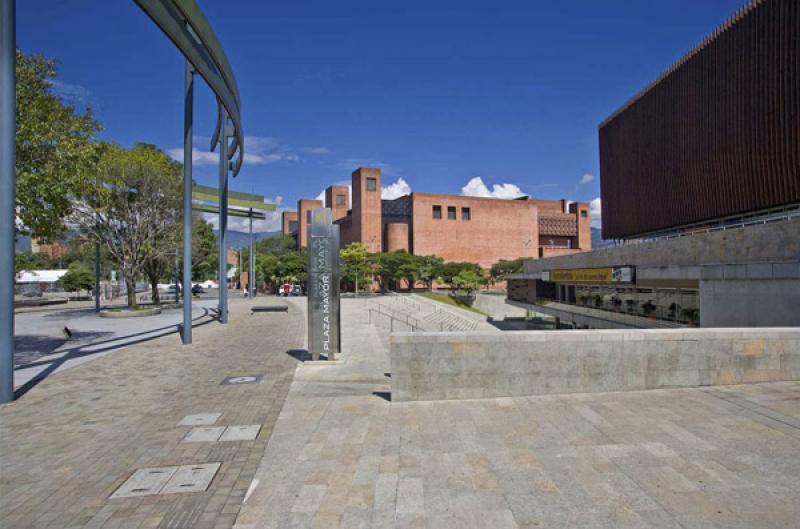 Caja de Madera, Teatro Metropolitano de Medellin J...