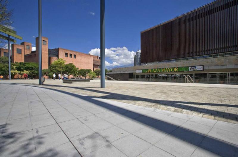 Caja de Madera, Teatro Metropolitano de Medellin J...