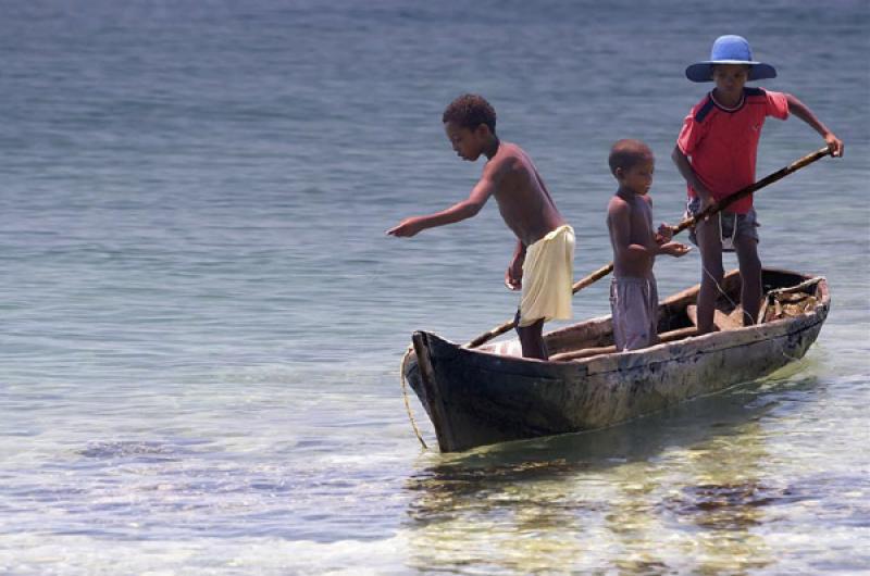 NiÃ±os Pescando, Isla Mucura, Golfo de Morrosqui...