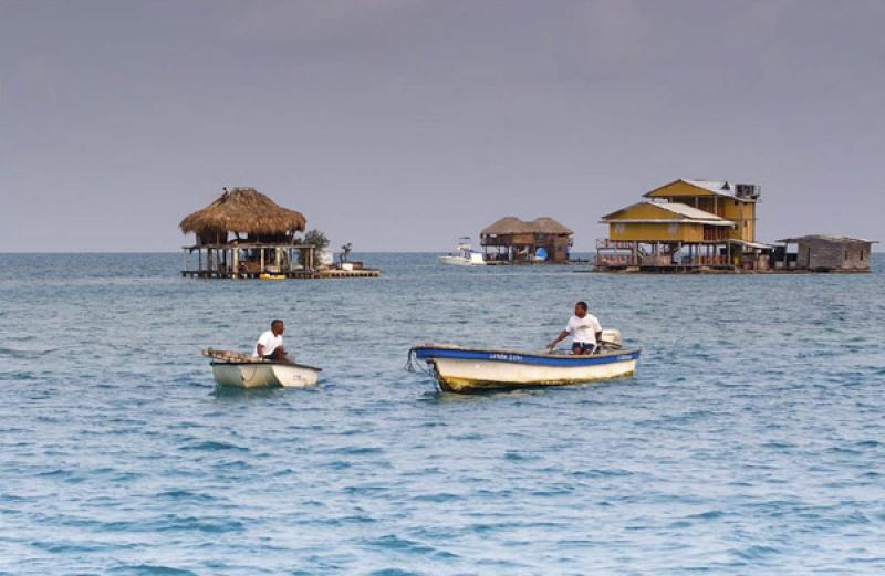 Hombres Pescando, Archipielago San Bernardo, Golfo...