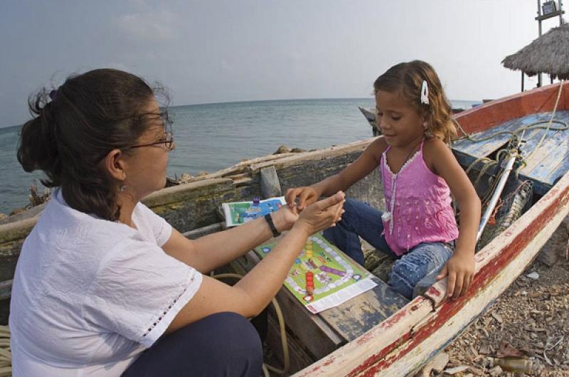 Mujer y NiÃ±a, Santa Cruz del Islote, Golfo de M...