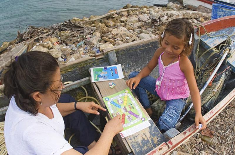 Mujer y NiÃ±a, Santa Cruz del Islote, Golfo de M...