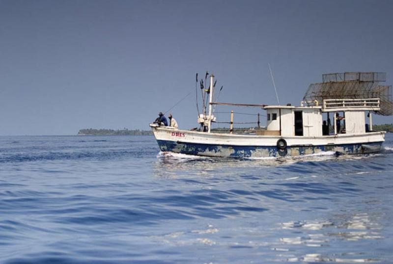 Barco Pesquero, Archipielago San Bernardo, Golfo d...