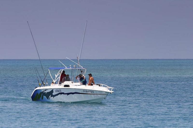 Guardacosta en el Archipielago San Bernardo, Golfo...