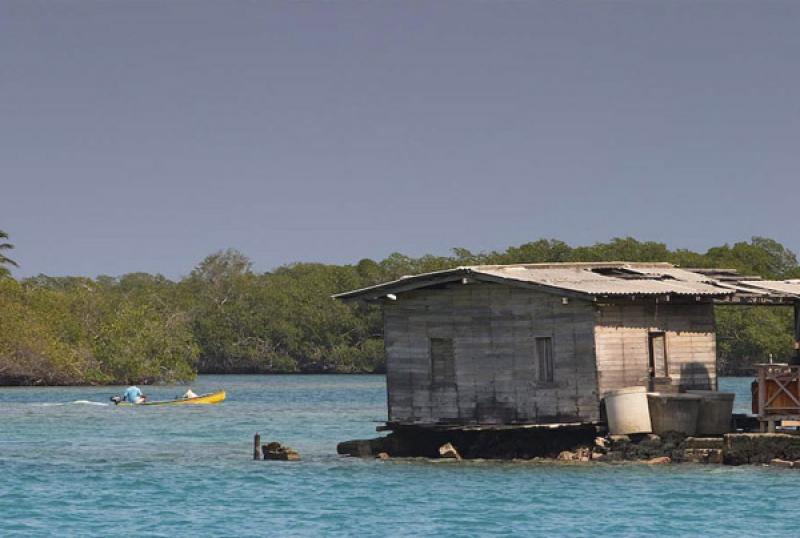 Vivienda Tradicional, Isla Tintipan, Golfo de Morr...