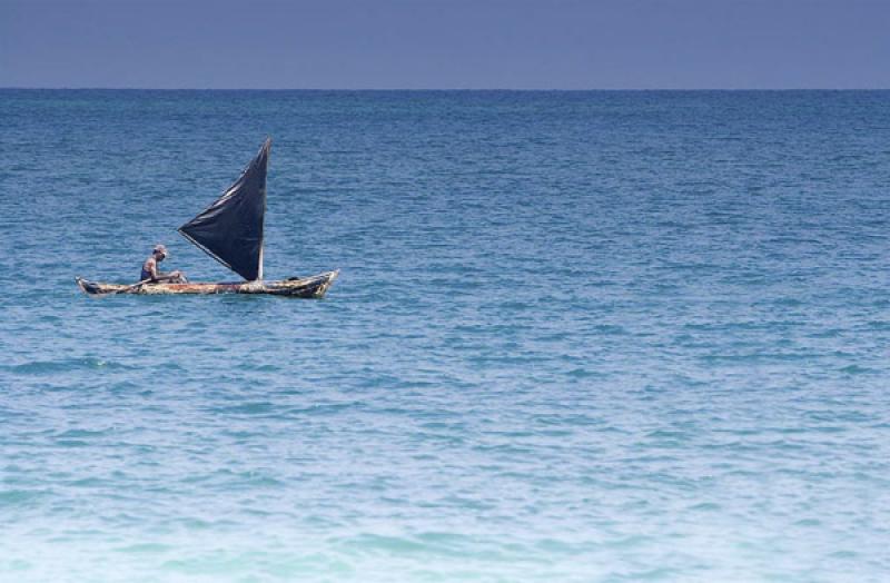 Pescador en Isla Mucura, Golfo de Morrosquillo, Ar...