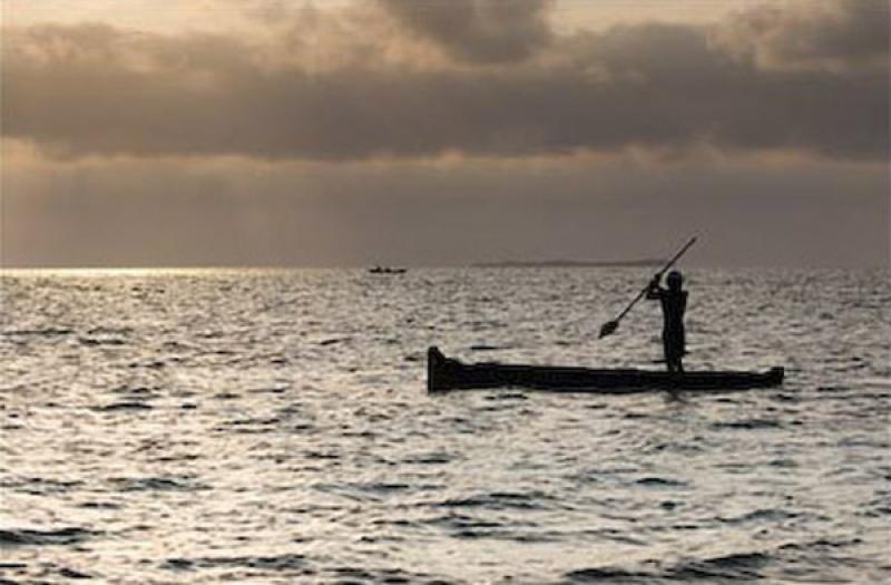 Pescador en Isla Mucura, Golfo de Morrosquillo, Ar...