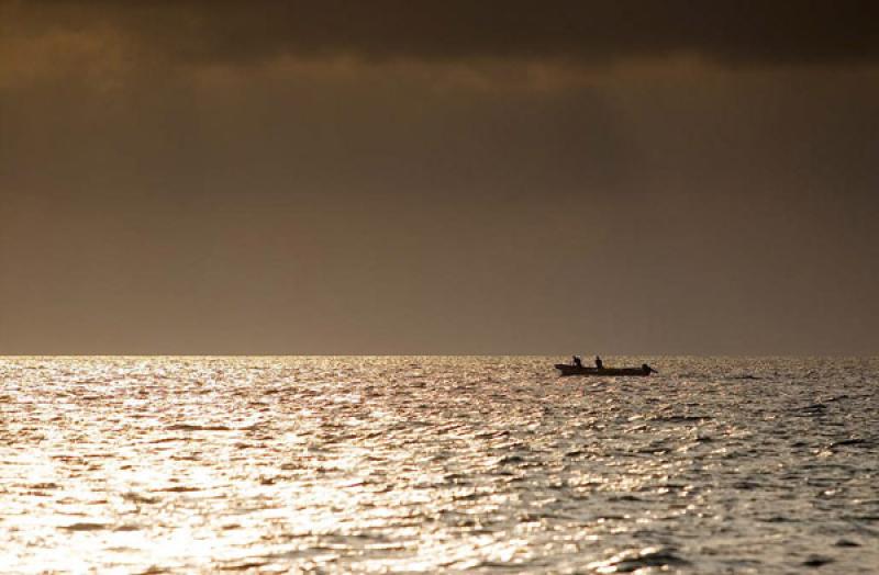 Pescadores en Isla Mucura, Golfo de Morrosquillo, ...