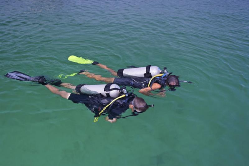 Pareja Buceando, Isla Mucura, Golfo de Morrosquill...