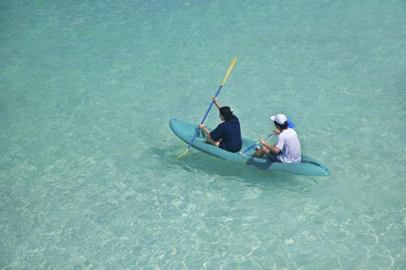 Pareja en Kayak, Isla Mucura, Golfo de Morrosquill...