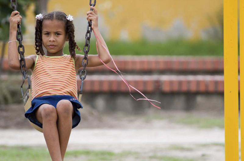 NiÃ±a en un Columpio, Caucasia, Antioquia, Colom...