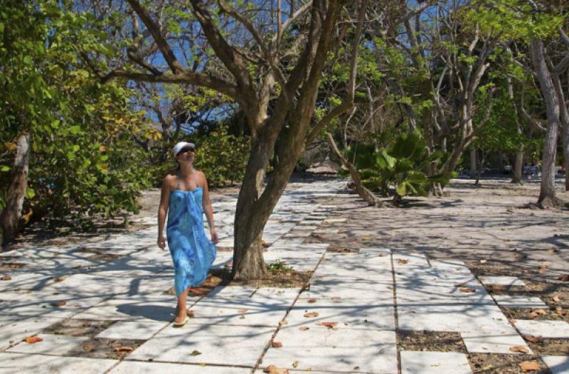 Mujer en Islas del Rosario, Cartagena, Bolivar, Co...