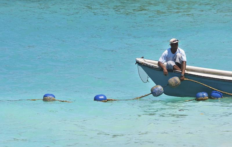 Hombre Pescando, Islas del Rosario, Cartagena, Bol...