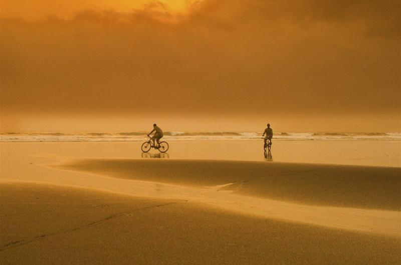 Hombre en Bicicleta, Bahia Solano, Choco, Quibdo, ...