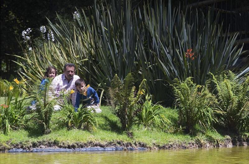 Padre con sus Hijos, Jardin Botanico de Bogota Jos...