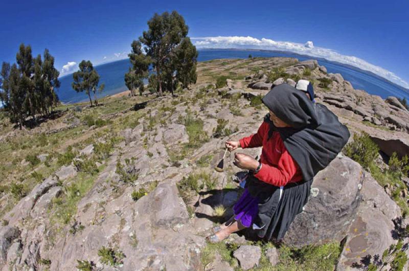 Mujer en el Campo, Puno, Peru, Lima, Sur America