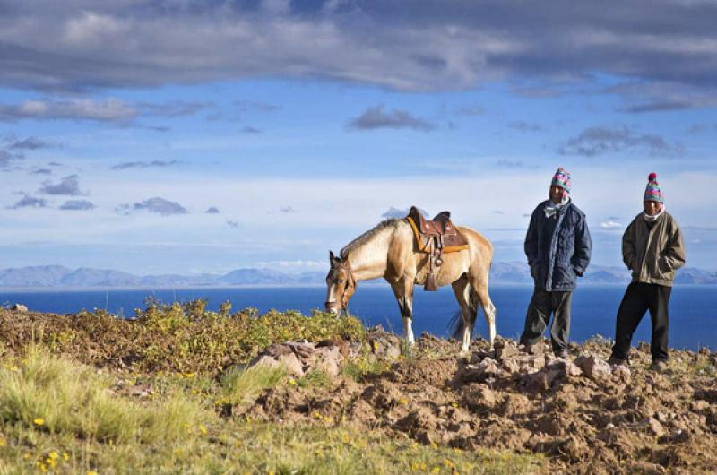 Hombres en el Campo, Puno, Peru, Lima, Sur America