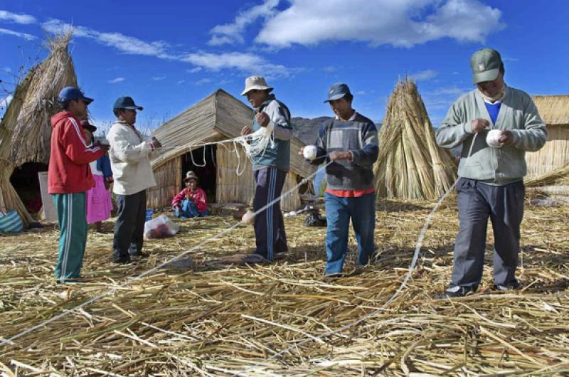 Indigenas Aimara, Puno, Peru, Lima, Sur America