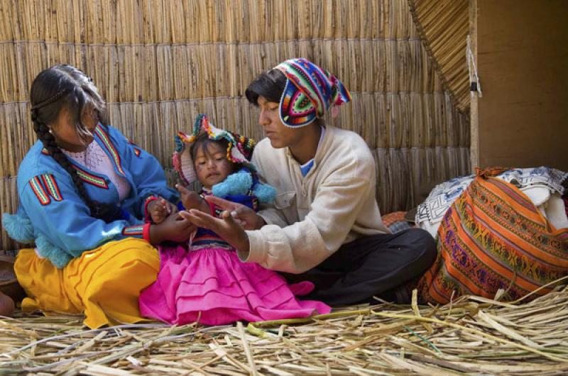 Familia Aimara, Puno, Peru, Lima, Sur America