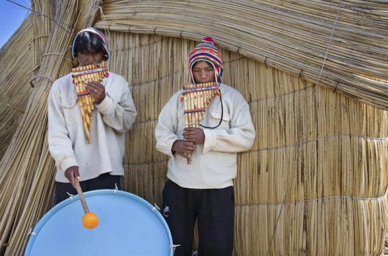 Indigenas Aimara, Puno, Peru, Lima, Sur America