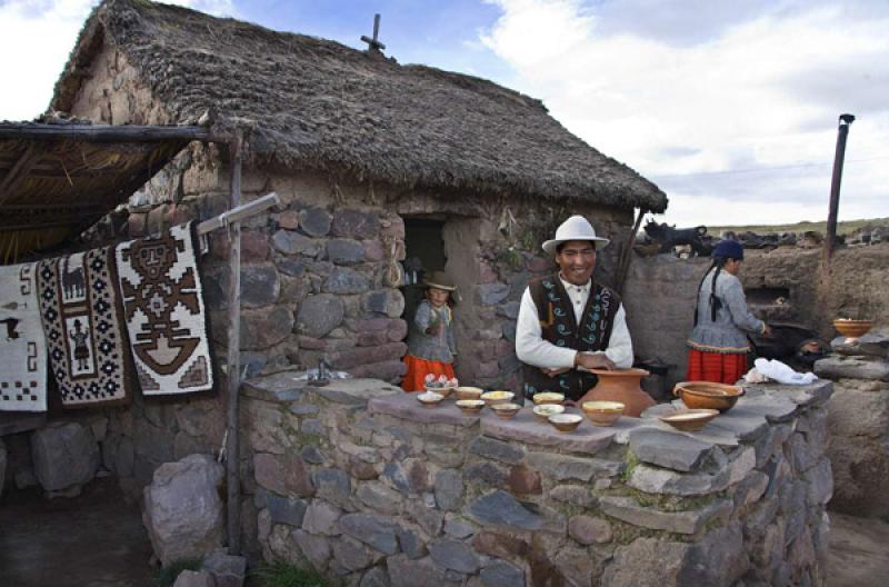 Indigenas Aimara, Puno, Peru, Lima, Sur America