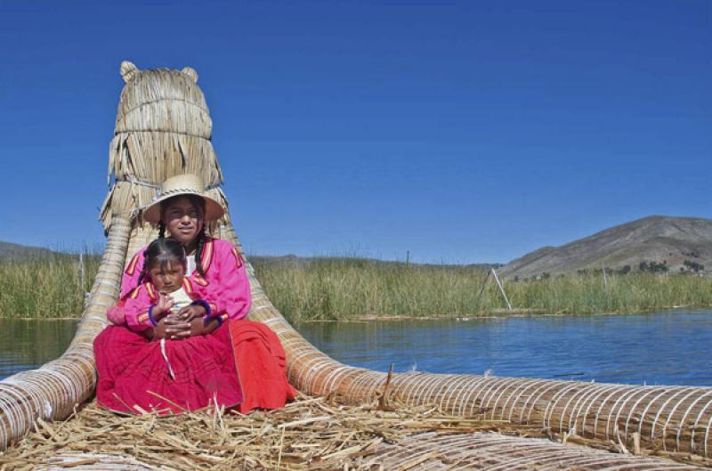 Madre con su Hija, Puno, Peru, Lima, Sur America