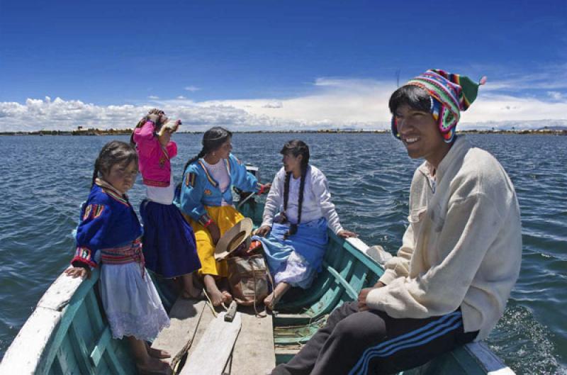 Indigenas Aimara, Puno, Peru, Lima, Sur America