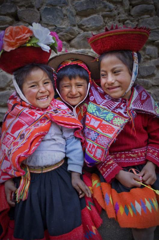 NiÃ±os Sonriendo, Ollantaytambo, Cuzco, Cusco, P...