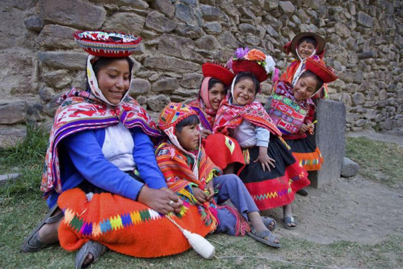 NiÃ±os Sonriendo, Ollantaytambo, Cuzco, Cusco, P...