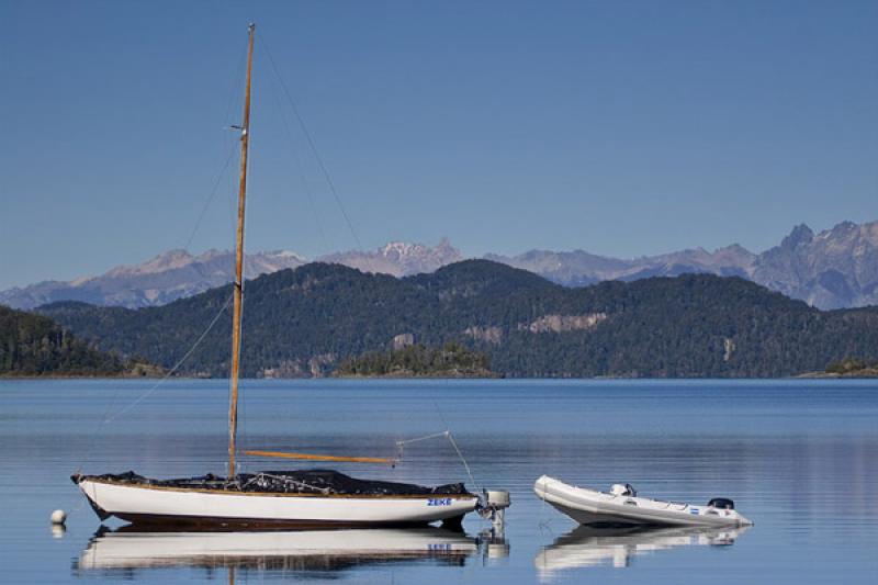 Barco en el Lago Nahuel Huapi, Bariloche, Rio Negr...