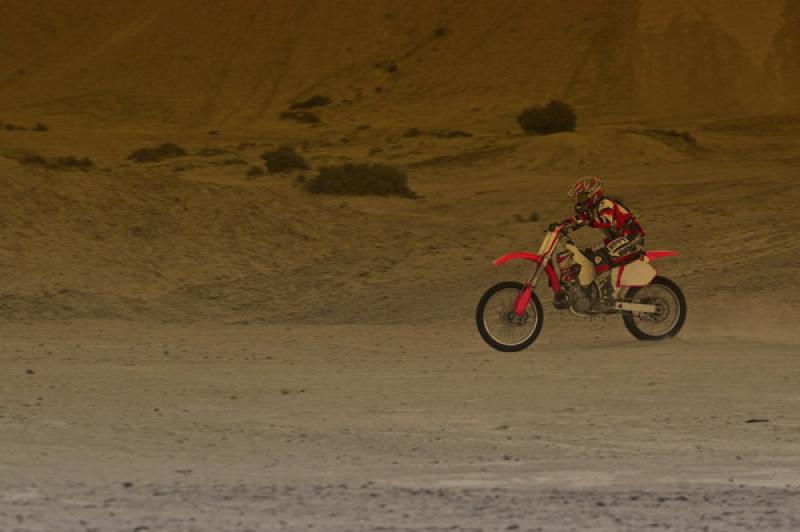 Motocross al Atardecer, Peninsula Valdes, Patagoni...