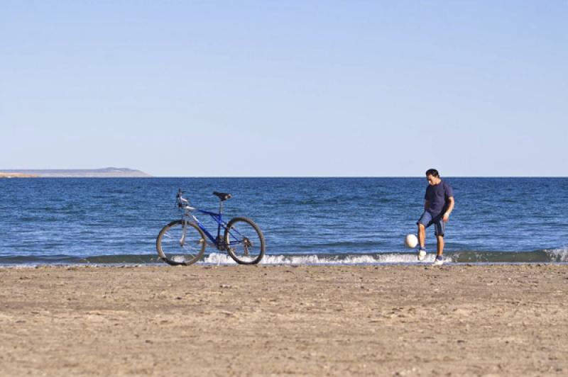 Hombre Jugando Futbol, Peninsula Valdes, Patagonia...