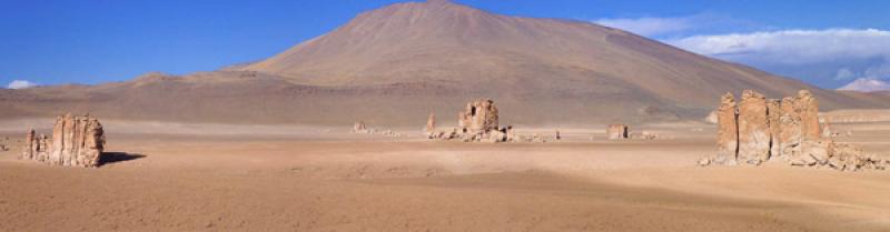 Monjes de la Pacana, San Pedro de Atacama, Antofag...