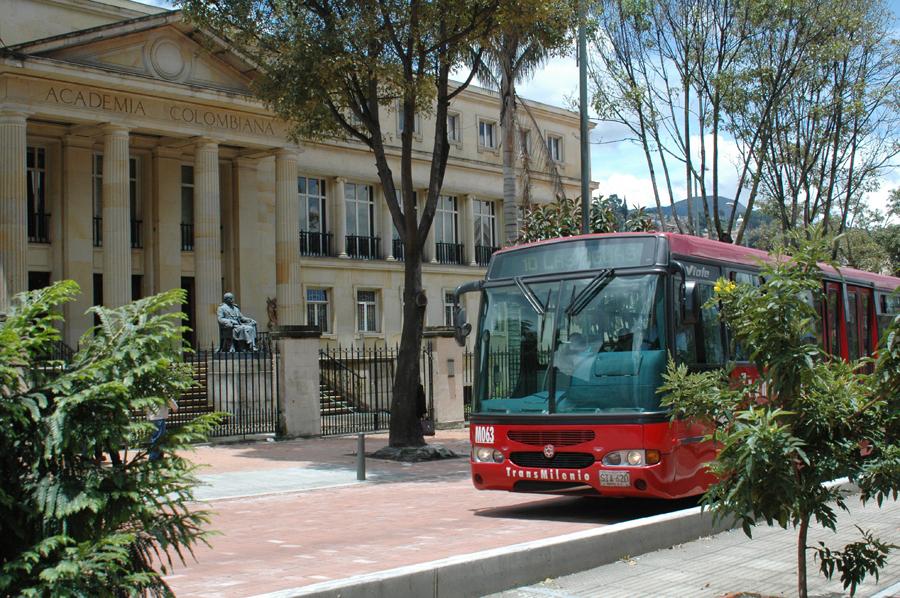 Buses de Transmilenio en Bogota, Cundinamarca, Col...